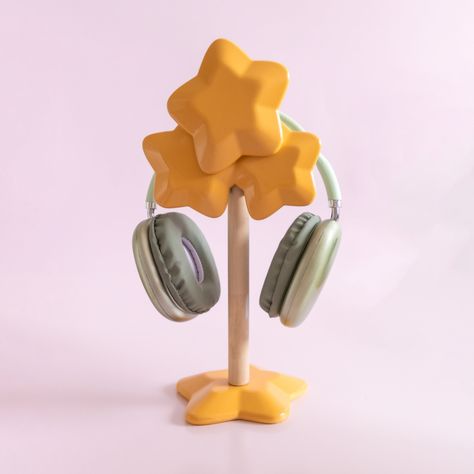 Headphone Stand Aesthetic, Cute Headphone Stand, Clay Headphone Holder, Headphone Stand Diy, Headphone Stand Ideas, Headphones Decoration, Headphones Holder, Diy Headphone Stand, Headphone Decoration