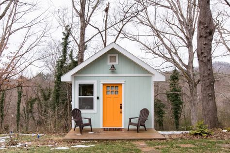 200 Sqft Tiny House, American Cottage, Usa Living, Cabin Diy, Biltmore House, Build Plans, Tiny House Floor Plans, A Frame Cabin, Small Cabin