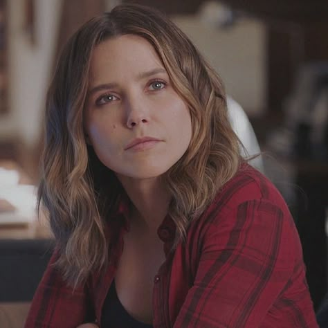 Erin Lindsay Hair, Erin Lindsay Icons, Erin Lindsay Chicago, Sophia Bush Hair One Tree Hill, Chicago Fire Leslie Shay, Sophia Bush And Jesse Lee Soffer, Sophia Bush And Ashlyn, Sophia Bush Chicago, Sofia Bush