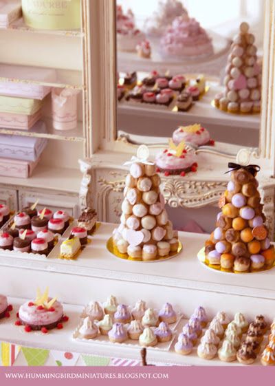 Mini Patisserie, Cakes And Pastries, Miniature Bakery, Small Cakes, French Patisserie, Cakes And Cupcakes, Tiny Food, Bakery Shop, Chocolate Shop