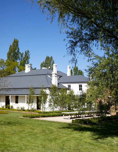 Inside Stylist Steve Cordony’s Restored Country Farmhouse Steve Cordony, Australian Country Houses, Italian Farm, Australian Farm, Italian Country, Colonial Farmhouse, Farm Lifestyle, Most Beautiful Gardens, Home Landscaping