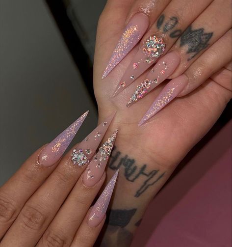 X Médium Nails, Oct Nails, Cutesy Nails, Birthday Behavior, Acrylic Nails Stiletto, Stilleto Nails Designs, Press Nails, Wow Nails, Nails Stiletto