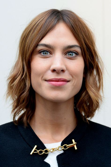 The No-Bangs Shag- ellemag Shag No Bangs, Bob No Bangs, Interview Hair, Black Hair Ombre, No Bangs, Black Hairstyles With Weave, Medium Hair Styles For Women, New Hair Trends, Bob Hairstyles With Bangs