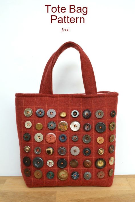 Refashion runaway – buttons (free bag pattern) Button Ideas, Tote Bag Pattern Free, Sacs Tote Bags, Bag Pattern Free, Sew Ins, Tote Bags Sewing, Recycle Bag, Sewing Purses, Patchwork Bags