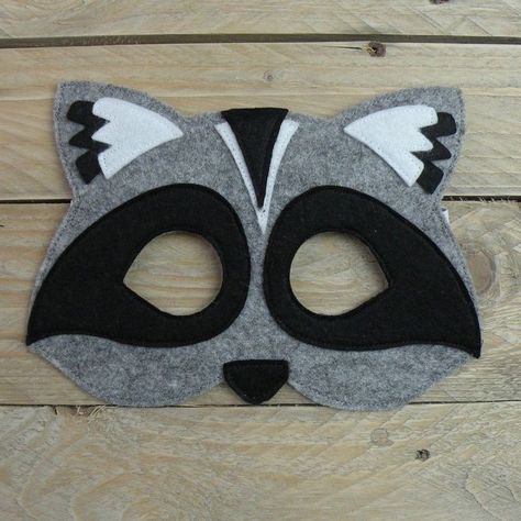 Raccoon Craft, Raccoon Mask, Raccoon Costume, Animal Masks For Kids, Penguin Costume, Preschool Crafts Fall, Mascaras Halloween, Felt Mask, Diy Costumes Kids