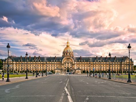 Hotel des Invalides, Paris Hotel Des Invalides, Les Invalides, The Mona Lisa, Paris Architecture, Things To Do In Paris, Great Philosophers, Red Hill, Paris Aesthetic, Visit France