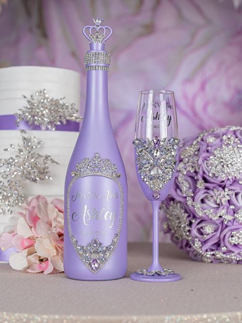 Make Your Quinceañera Party unique with lilac Champagne Bottle! Ready to Fill with Your Favorite Bubbles. This sleek and elegant botella is personalizable to make your Quince party truly memorable.Raise a toast to a memorable Quinceañera with this champagne botella!Set includes: bottle (empty).All the items are hand-made.Can be personalized with name and date of your celebration.We can decorate this set with any color or text you want. Lilac Quinceanera Decorations, Quinceanera Decorations Centerpieces, Lilac Quinceanera, Quince Centerpieces, Lavender Quinceanera, Money Card Box, Quince Party, Lavender Quince, Quinceanera Centerpieces