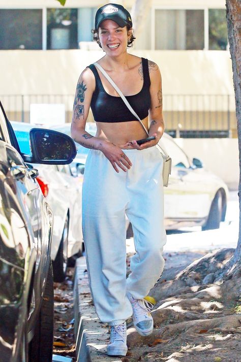 Halsey Street Style, Halsey Fashion, Ashley Frangipane, Haram Pants, Halsey Street, Halsey Style, Greek Goddesses, Who Run The World Girls, White Sweatpants