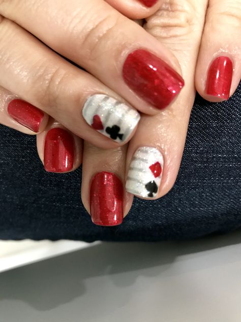 Vegas Gel Nails Ideas, Las Vegas Nails Designs, Poker Nails Design Las Vegas, Vegas Themed Nails, Casino Theme Nails, Poker Nails Design, Casino Nails Designs, Nails For Vegas Trip, Las Vegas Nails Ideas