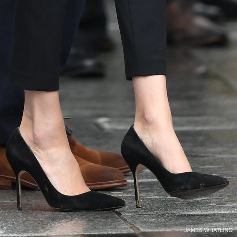 Manolo Blahnik BB pumps • Meghan Markle Style Blog Manolo Blahnik Outfit, Manolo Blahnik Bb Pump, Kate Middleton Shoes, Bb Shoes, Manolo Blahnik Black, Formal Pumps, Manolo Blahnik Pumps, Manolo Blahnik Heels, Manolo Blahnik Shoes