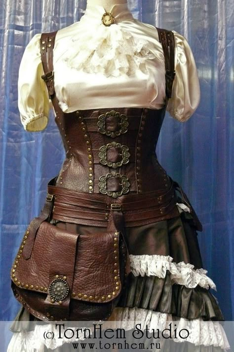 Steaumpuck clothes style designs Steampunk Librarian, Steampunk Fashion Women, Punk Clothes, Pirate Style, Mode Steampunk, Steampunk Aesthetic, Steampunk Dress, Art Outfit, Steampunk Cosplay