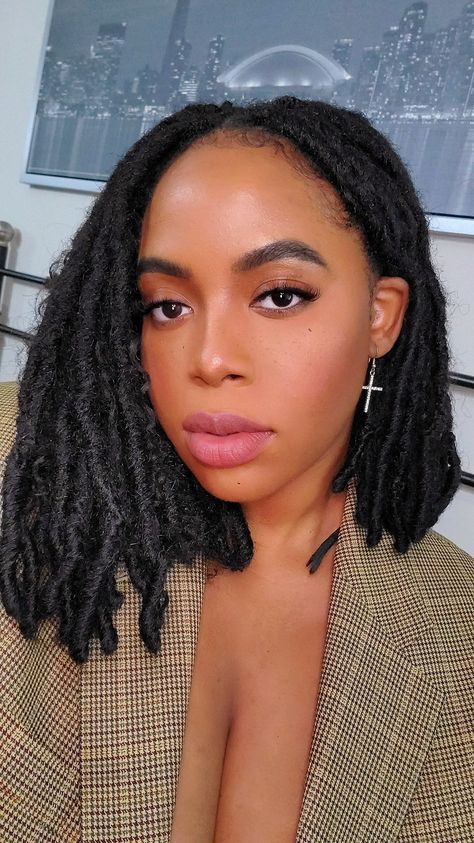 Solange Hairstyles, Faux Locs Short, Sisterlocks Hairstyles, Short Faux Locs, Loc Bob, Ruby Bridges, Faux Loc, Faux Locks, Short Locs