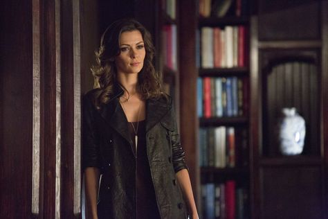 Olga Fonda as Nadia Petrova on The Vampire Diaries. Nadia Petrova, Vampire Diaries Season 5, The Devil Inside, Katerina Petrova, The Vampire Diaries 3, Vampire Diaries Seasons, Vampire Diaries Cast, Katherine Pierce, Caroline Forbes