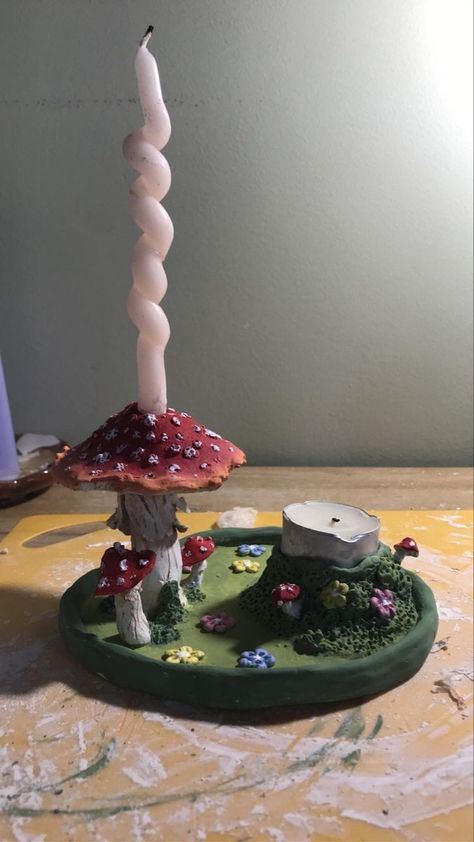 Pottery Ideas Alt, Clay Decorations Aesthetic, Mushroom Clay Ashtray, Clay Tealight Holder Diy, Clay Ideas Mushroom, Clay Art Mushroom, Simple Sculpture Ideas, Candles Aesthetic Diy, Clay Crafts Mushroom