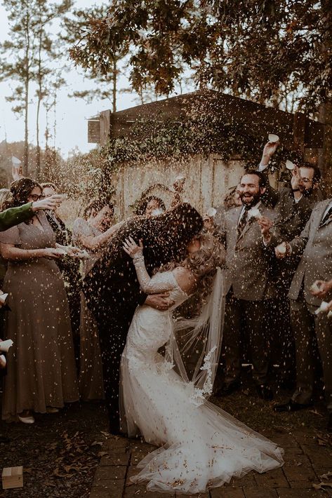 Champagne Wedding Send Off, Champagne Send Off, Rice Wedding Send Off, Western Wedding Send Off Ideas, Boho Wedding Send Off Ideas, Champagne Pop Wedding, Unique Send Off Wedding, Wedding Send Off Ideas Daytime, Wedding Send Off Outfit