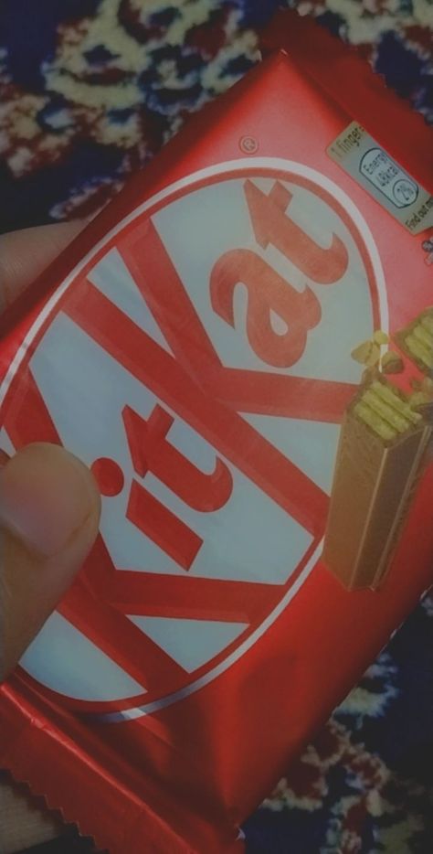 #food #chocolates #kitkat #snapchat #afsha Fake Chocolate Snap Story, Kitkat Snapchat Story, Kit Kat Chocolate Snapchat, Kitkat Snap Streak, Kit Kat Snap, Kitkat Snap, Kitkat Aesthetic, Chocolate Snapchat, Splendor Plus Bike Photo