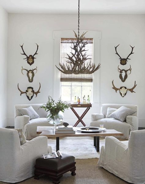 4 chairs setting Decorating With Antlers, Deer Heads, Room Photo, Design Apartment, Brown Interior, White Living, White Living Room, Living Room White, Design Del Prodotto