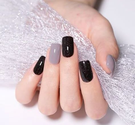 Paradise Nails, Grey Acrylic Nails, Grey Nail, Grey Nail Designs, Image Nails, Fingernail Designs, Black Acrylic Nails, Transparent Nails, Gray Nails