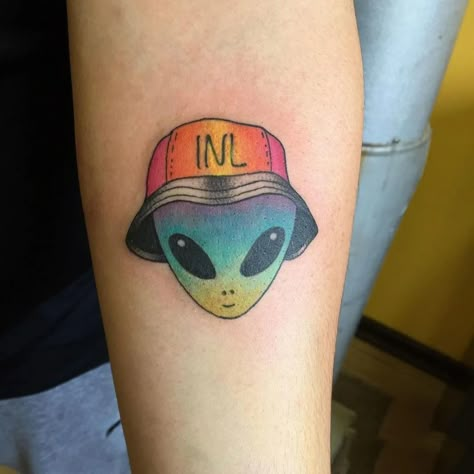 Arte Alien Tattoo, Trippy Alien Tattoo Ideas, Alien Tattoo Ideas, New Age Tattoo, Tattoo Alien, Alien Tattoos, Ufo Tattoo, Needle Tattoo, Insect Tattoo