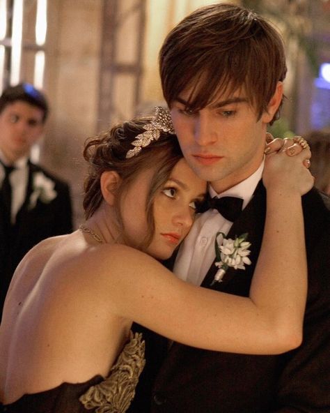 Blair & Nate ⚜️ Nate Gossip Girl, Chase Crawford, Mode Gossip Girl, Estilo Blair Waldorf, Dan Humphrey, Blair And Serena, Gossip Girl Aesthetic, Nate Archibald, Chuck And Blair