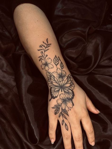 Flower Tattoo On Hand For Women, Hand Palm Tattoos For Women, Wrist To Hand Tattoo, Flower Tattoos On Hand, Flower Hand Tattoos For Women, Floral Finger Tattoo, Flower Tattoos On Wrist, Hand Tattoo Flower, Floral Hand Tattoo