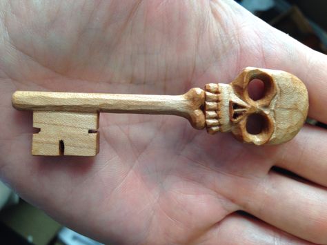 my carved maple skeleton key Small Wood Carvings, Small Wood Carving, Wood Carving Ideas, Whittling Patterns, Whittling Projects, Dremel Carving, Simple Wood Carving, Wood Carving For Beginners, Driftwood Jewelry