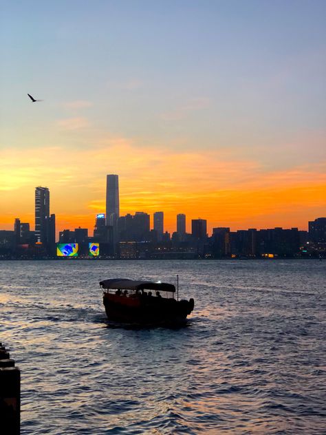 #sunset #sunsetphotography #hongkong #hongkongtravel #sunsetpainting Macau Aesthetic, Film Pictures, Hong Kong Travel, Sunset Painting, Macau, Sunset Photography, San Francisco Skyline, Hong Kong, San Francisco