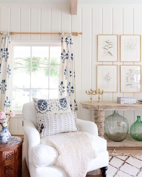 Coastal Cowgirl Home Decor Style | The Everygirl Coastal Cowgirl Home, Cowgirl Home Decor, Coastal Cowgirl Decor, Coastal Cottage Bedroom, Cowgirl Room, Pretty Wall Art, Neutral Pillow Covers, Cowgirl Decor, Charleston Homes