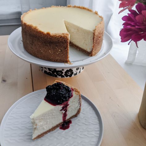 Tall Cheesecake Recipe, Cheesecake Factory Recipes, Pretty Desserts, Best Cheesecake, How To Make Cheesecake, Cake Day, Pretty Dessert, Cheesecake Factory, Creamy Cheesecake