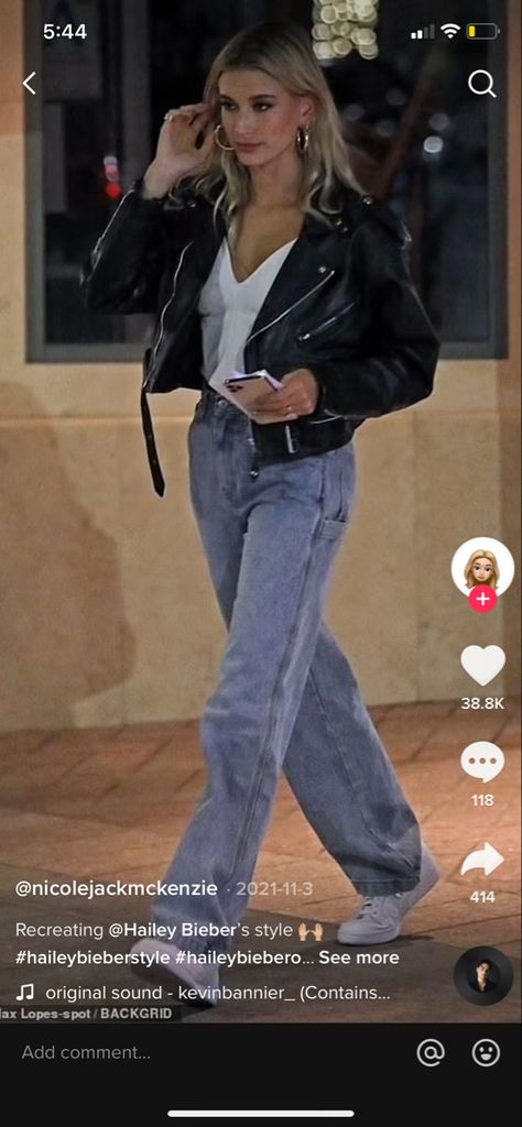 Hailey Baldwin And Justin Bieber, Hailey Justin, Aviator Jacket, Jeans Look, Aviator Jackets, Simply Chic, Hailey Baldwin, Pretty Clothes, Models Off Duty