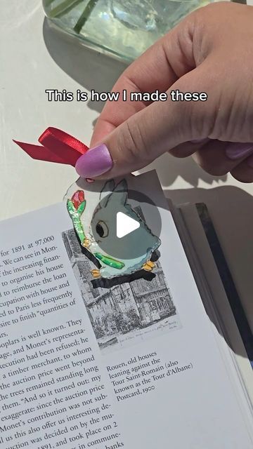 St’Valent | Glass Artist on Instagram: "A new Totoro bookmark design (that won’t fall out of your book)! 😊🔖 I know the struggle of losing a bookmark in a tote bag 😅 Especially the really cute ones with unique designs, they can slip out of the pages easily 📖 BUT this “clip” design where you cut out the design from an outline but leave a sliver on top is really secure! 👀 I was rewatching Totoro so I was inspired to create this Studio Ghibli pair 🤍💜 Plus the little ribbon on top is so cute peaking out of the top of a book 📕 Let me know if you guys try this DIY!   #watercolor #warercolorart #bookdiy #diybookmark #booklover  #watercolorbeginner #watercolorbeginners #watercolorpractice #watercolortutorial" Studio Ghibli Bookmark, Ghibli Bookmark, Totoro Bookmark, Bookmark Design, Watercolor Beginner, Clip Design, Diy Watercolor, Diy Book, Watercolour Tutorials