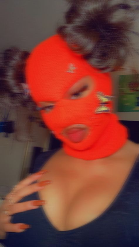 Ski Mask Hairstyle, Girl With Mask, Shiesty Mask Outfit, Thug Style Girl, Ski Mask Outfit, Ski Mask Aesthetic, Ski Mask Pfp, Ski Mask Photoshoot, Sheisty Mask Aesthetic