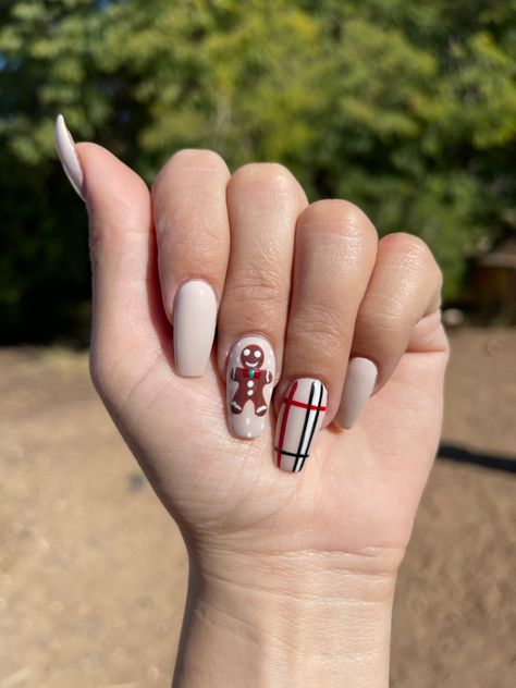 Holiday Nails Gingerbread, Christmas Gingerbread Man Nails, Gingerbread Man Nail Art, Gingerbread Man Nails, Gender Reveal Nails, Funny School Videos, Plaid Nails, Christmas Gel Nails, Christmas Nails Acrylic