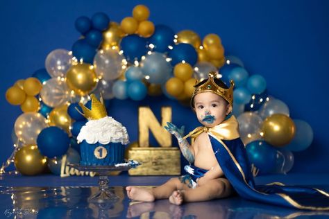 First Birthday King Theme, King 1st Birthday Theme, King Theme Birthday Party Boys, Little Prince Theme 1st Birthday, King Birthday Theme, Prince First Birthday, Cake Smash Boy, 1st Birthday Boy Themes, Prince Birthday Theme