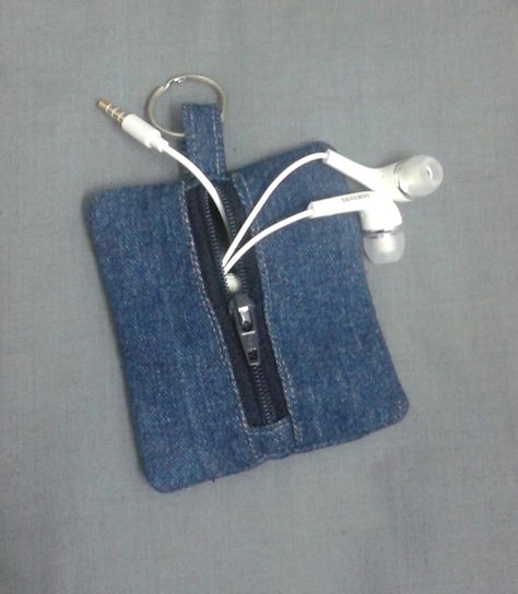 zippered earphone pouch in denim - small enough to slide into my key-ring Earphone Pouch, Diy Kandi Bracelets, Recycled Art Projects, Pouch Diy, Blue Jeans Crafts, Kandi Bracelets, Jean Crafts, Denim Ideas, Recycle Jeans