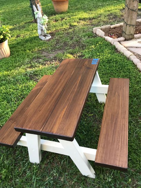 DIY Farmhouse kid’s picnic table. 2x8’s and 2x4’s. 22.5* miters, 36”W 20.5” Legs, top cross bar 14”, little over 2 feet tall overall. Behr, exterior stain, table top. SM Dover White, Chalk paint, legs. Turned out super cute! Picnic Table Restoration, Farmhouse Picnic Table, Diy Wooden Table, Picnic Table Makeover, Kids Picnic Table, Wood Table Diy, Cheap Backyard, Upcycled Furniture Diy, Outdoor Patio Table