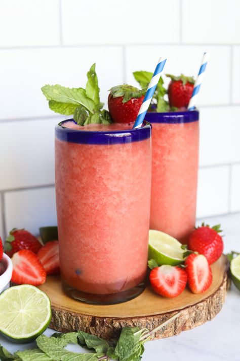 Guava Mojito Recipe, Spicy Crab Recipes, Guava Mojito, Mango Wine, Frozen Mojito, Boozy Pops, Southwest Egg Rolls, Leftover Strawberries, Sushi Bowl Recipe