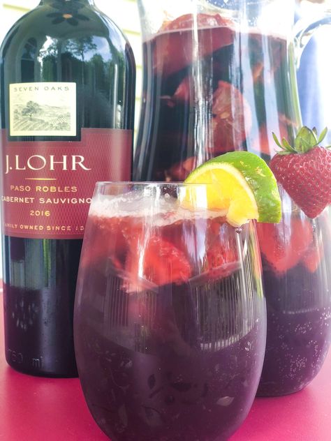 Red Sangria Recipe, Best Sangria, Best Sangria Recipe, Blackberry Sangria, White Wine Sangria Recipe, Sangria Drink, Red Sangria Recipes, Easy Sangria Recipes, Winter Sangria