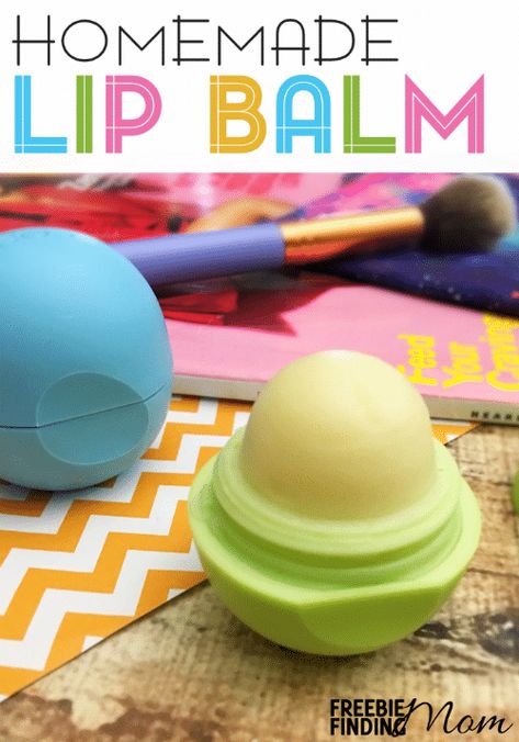 Want an all-natural way to moisturize your lips? This recipe for homemade lip balm will give your lips a hearty dose of moisture and leave them feeling satiny smooth without all the chemicals of store bought lip balms. To make this simple homemade beauty product you need just four ingredients and an empty lip balm container (I used an EOS container). This homemade EOS lip balm recipe also makes great DIY gifts. Lip Balm Recipe, Balm Recipe, Beauty Products You Need, Lip Scrub Homemade, Homemade Moisturizer, Lip Balm Containers, Lip Balm Recipes, Eos Lip Balm, Homemade Lip Balm