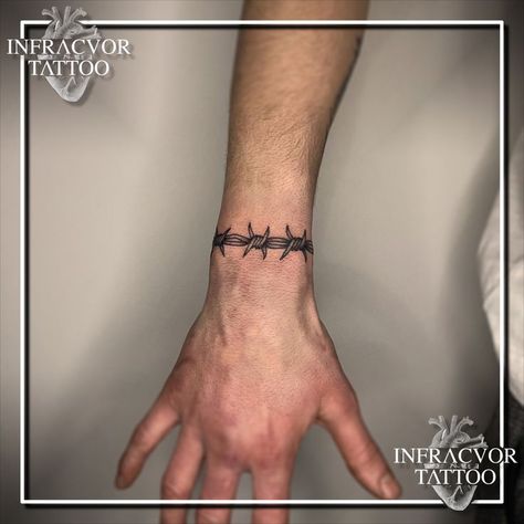 barbed wire tattoo old school Barbed Wire Bracelet, Barbed Wire Tattoo, Elk Tattoo, Wire Tattoo, Barbed Wire Tattoos, Black And White Snake, Lil Peep Hellboy, Tattoo Old School, Tattoo Inspiration Men