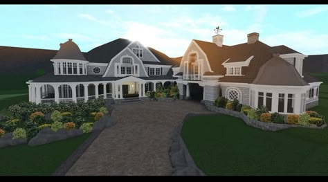 Hamptons House Bloxburg, Bloxburg Craftsman House, Bloxburg Cape Cod House, Hamptons House Layout, Coastal Bloxburg Mansion, Cottage Mansion Bloxburg, Bloxburg Farmhouse Mansion, Hamptons House Plans Layout, Roblox Exterior