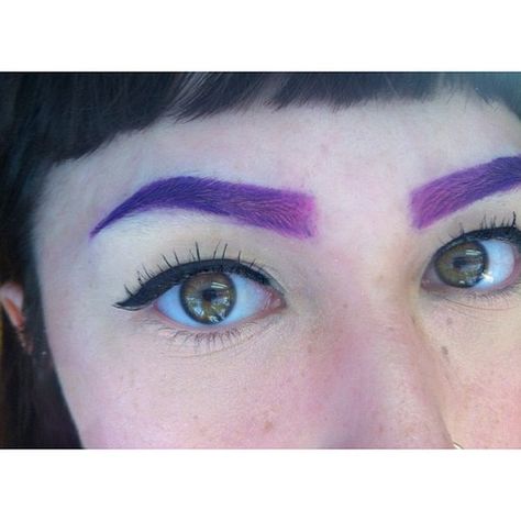 purple eyebrows Coloured Eyebrows, Colorful Eyebrows, Purple Eyebrows, Colored Eyebrows, Dye Eyebrows, Purple Dye, How To Color Eyebrows, Brow Makeup, Make Me Up