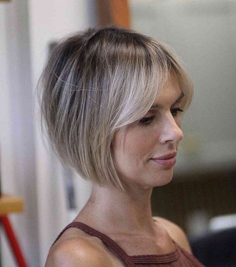 32 Bob with Curtain Bangs Hairstyle Ideas for Modern, Beachy Women Shades Of Ash Blonde, Curtain Bangs Hairstyle, Bob With Curtain Bangs, Bangs Hairstyle, Blonde Bob Hairstyles, Short Bobs, Bob Haircut With Bangs, Hairstyles For Fine Hair, Bob Haircut For Fine Hair