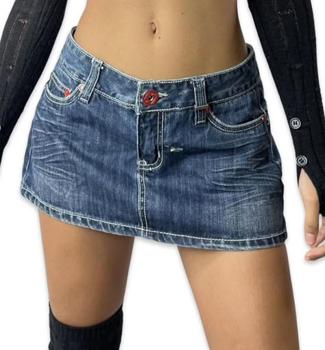 Denim Party Outfit, 2000s Mini Skirt, 2000s Skirt, Spiderman Outfit, Y2k Denim Skirt, 2000s Outfit, Denim Street Style, Fest Outfits, 2000s Outfits