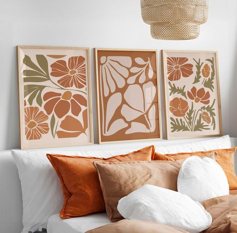 3 Piece Framed Canvas Wall Art Print Wildflower Floral Green Botanical Illustrations Minimalist Modern Boho Wall Decor for Bedroom 📐Dimensions (Each of Piece) 9"x12" / 23x30 cm 12"x16" / 30x41 cm 18"x24" / 46x61 cm 24"x32" / 61x81 cm A4 - (21x29.7 cm) A3 - (29.7x42 cm) A2 - (42x59.4 cm) A1 - (59.4x84.1 cm) 11"x14" / 28x35 cm 12"x18" / 30x45 cm 16"x20" / 41x51 cm 16"x24" / 41x61 cm 24x36" / 61x91 cm  40x50 cm 50x70 cm Feel free to contact me for custom size, design, and color. Enhance your livin Full Size Bed Wall Art, Tryptich Art Ideas Inspiration, Art For Bedroom Walls Above Bed, Above Bed Artwork, Boho Bedroom Wall Art, Boho Wall Decor Ideas, Above The Bed Decor, Modern Boho Wall Decor, Bedroom Art Above Bed