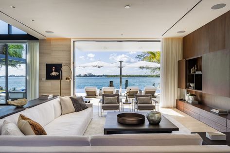 Invenergy CEO Michael Polsky Sells Miami Beach Home for $24 Million - Mansion Global. It was designed by famed architect Choeff Levy Fischman with interiors by Deborah Wecselman. Alt Living Room, Modern Mansion Interior, Miami Mansion, Property Insurance, Miami Modern, Modern Miami, Open Floor Concept, Infinity Pools, Bal Harbour