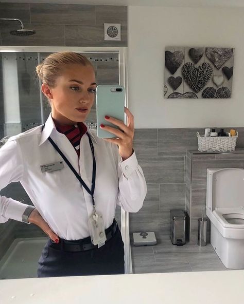 Cabin Crew Hairstyles, Flight Attendant Hairstyles, Beauty Cabin, Country England, Flight Girls, Airline Uniforms, Female Office, Mile High Club, Instagram Ladies