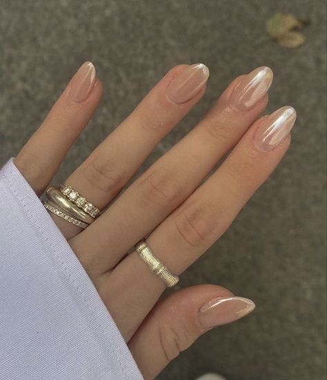 Acrylic Chrome Nails, Nails Acrylic Chrome, Chrome Short Nails, Classy Gold Nails, Winter Chrome Nails, Ombre Chrome, Oval Fake Nails, Nails Short Oval, Gel Application