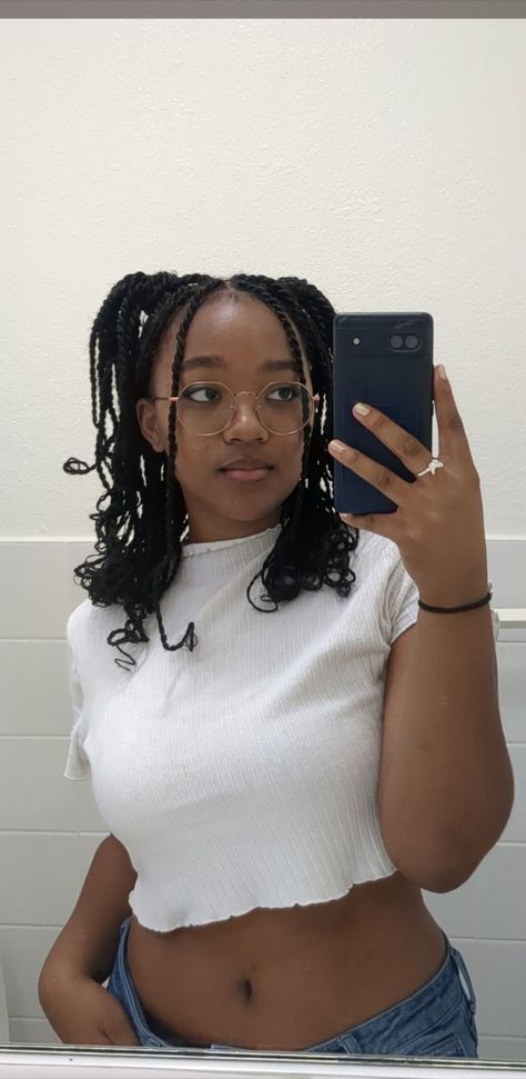 Short Braids Inspo For Black Women, Styling Short Braids With Curly Ends, Short Curly End Braids, Short Twist Braids Hairstyles With Curls, Short Braids Ideas For Black Women, Short Braids Curly Ends, Twist Braids With Curly Ends, Short Length Braids, Short Braid Ideas