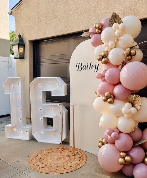 Sweet 16💗 Ready to elevate your next celebration? Book your custom balloon decor today and let us make your special day unforgettable! Spots fill up fast, so DM us now to reserve your date! #balloon #party #event #eventdecor #eventdesigner #birthday #birthdayparty #sweet16 #sweet15 #decor #balloons Sweet 16 Balloon Decorations, Gala Decor, Gala Decorations, Decor Balloons, 16th Birthday Decorations, 16 Balloons, Balloon Stands, Balloon Party, 16 Birthday